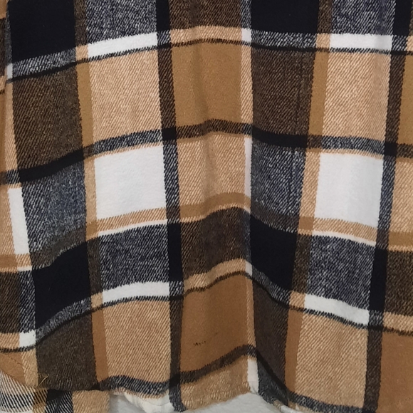 Oversized Plaid Shacket - Picture 10 of 11